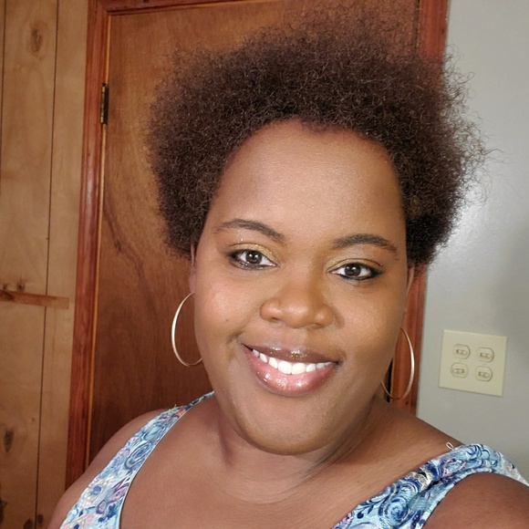 Meet your Posher, Crystal - Picture 1 of 1